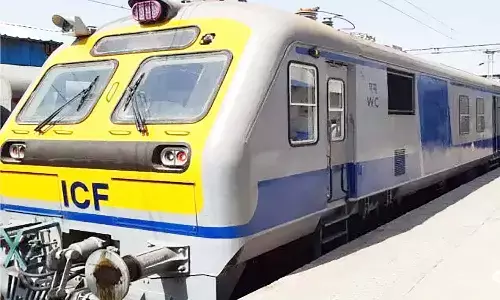 एमपी के निशातपुरा में मेमू ट्रेनों की शुरु हुई ओवरहॉलिंग, पहले भेजा जाता था बड़ोदरा एमपी के निशातपुरा में मेमू ट्रेनों की शुरु हुई ओवरहॉलिंग, पहले भेजा जाता था बड़ोदरा