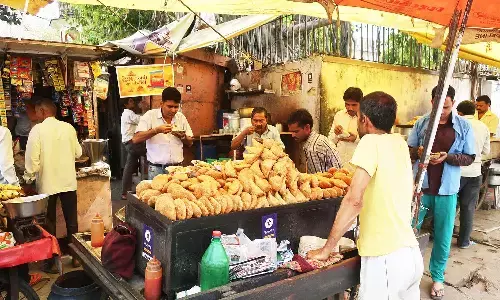 स्ट्रीट वेंडर्स को माइक्रो क्रेडिट फैसिलिटी देने पर जोर देगी सरकार स्ट्रीट वेंडर्स को माइक्रो क्रेडिट फैसिलिटी देने पर जोर देगी सरकार