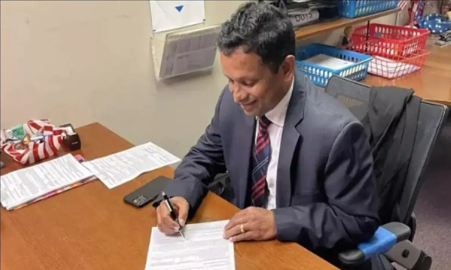 कौन हैं सुरेंद्रन के पटेल जो अमेरिका के टेक्सस कोर्ट में जज बन गए, पहले बीड़ी बनाते थे कौन हैं सुरेंद्रन के पटेल जो अमेरिका के टेक्सस कोर्ट में जज बन गए, पहले बीड़ी बनाते थे