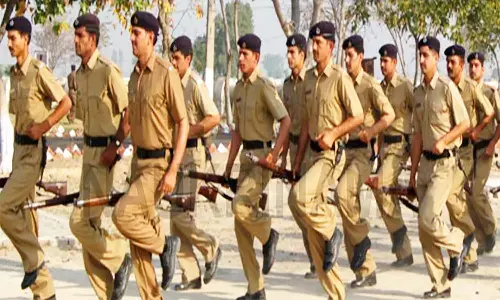Police Recruitment 2023: पुलिस में विभिन्न पदों पर निकाली गई वैकेंसी, अभ्यर्थी पद व योग्यता जान लें
