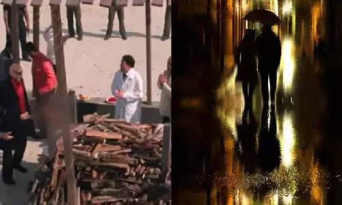 अंतिम संस्कार होने के डेढ़ साल बाद ज़िंदा मिला बेटा! अंतिम संस्कार होने के डेढ़ साल बाद ज़िंदा मिला बेटा!