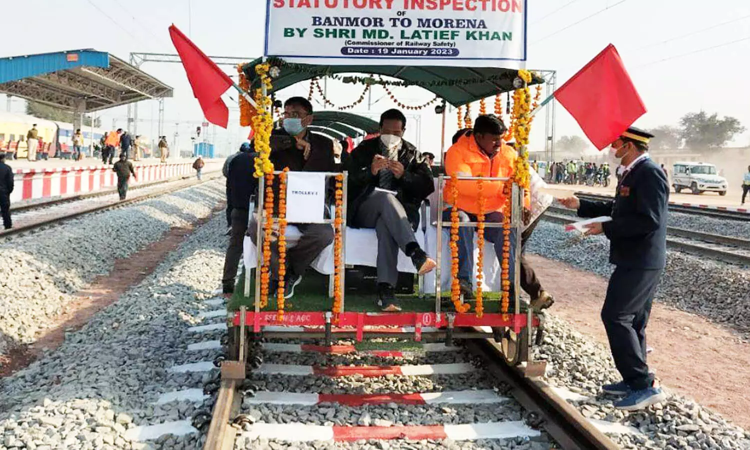 MP News: रेलवे की तीसरी लाइन पर 120 किलोमीटर की रफ्तार से ट्रेन दौड़ाकर किया ट्रायल
