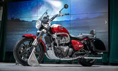 Royal Enfield Super Meteor 650 के स्पेसिफिकेशंस, फीचर्स और कीमत जानें