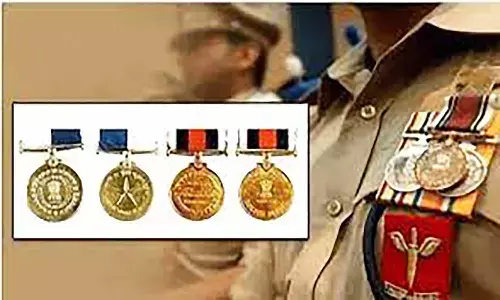 राष्ट्रपति पदक से नवाजे जाएंगे एमपी के 25 पुलिस अधिकारी व कर्मचारी राष्ट्रपति पदक से नवाजे जाएंगे एमपी के 25 पुलिस अधिकारी व कर्मचारी