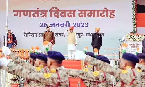 MP News: सीएम शिवराज ने जबलपुर में फहराया तिरंगा, कहाः एक लाख से ज्यादा लोगों को इस वर्ष देंगे नौकरियां