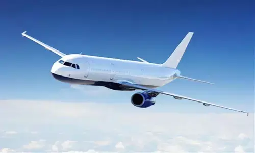 MP News: इंदौर से वाराणसी के बीच प्रारंभ होगी उड़ान सेवा, एयरपोर्ट प्रबंधन ने किया इंडिगो से संपर्क