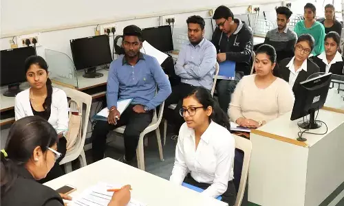 एमपी के लाखो छात्रों के लिए खुशखबरी! कोर्स पूरा होने के बाद छात्रों को रोजगार के अवसर दिलाने काॅलेज करेंगे इंडस्ट्रियों व कंपनियों से एमओयू एमपी के लाखो छात्रों के लिए खुशखबरी! कोर्स पूरा होने के बाद छात्रों को रोजगार के अवसर दिलाने काॅलेज करेंगे इंडस्ट्रियों व कंपनियों से एमओयू