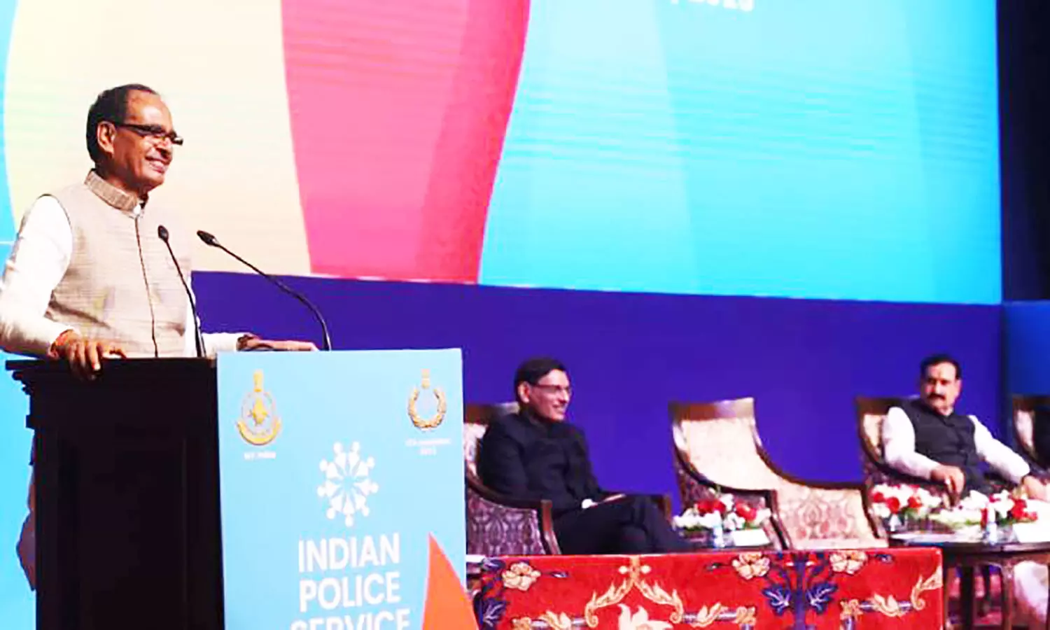 सीएम शिवराज ने की तारीफ, कहाः देश को मध्यप्रदेश पुलिस पर गर्व है