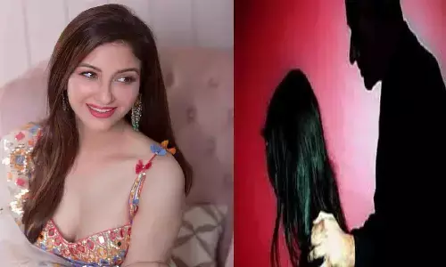 भाबीजी घर पर है कि फेम एक्ट्रेस सौम्या टंडन के साथ हुई गंदी हरकत, एक लड़के ने मांग में सिंदूर डाल की ऐसी घटिया हरकत? भाबीजी घर पर है कि फेम एक्ट्रेस सौम्या टंडन के साथ हुई गंदी हरकत, एक लड़के ने मांग में सिंदूर डाल की ऐसी घटिया हरकत?