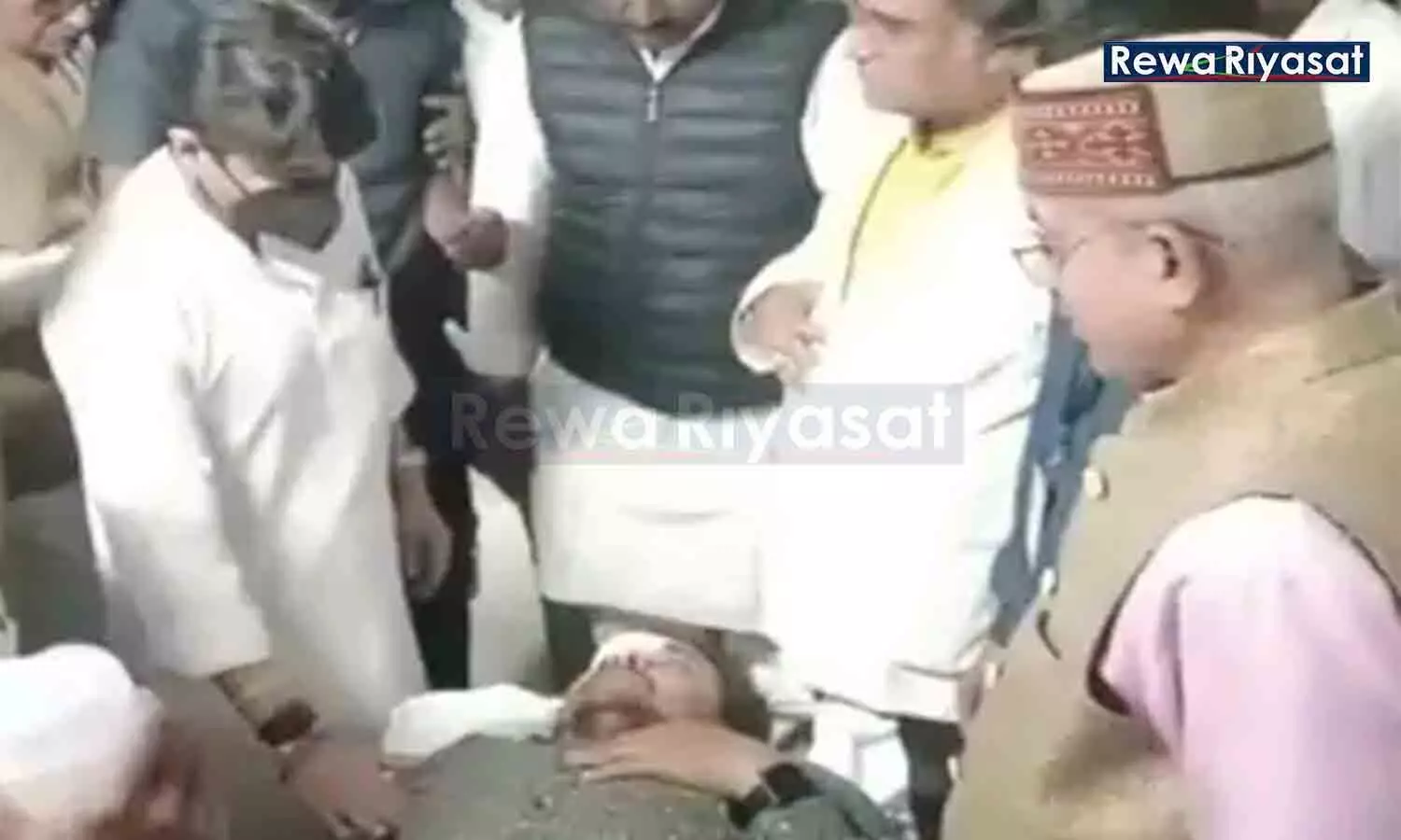 रीवा में सिंधिया के शॉट से फूटा भाजपा कार्यकर्ता का सिर: MPCA के क्रिकेट स्टेडियम का लोकार्पण करने आए थे, घायल का हाल जानने खुद SGMH पहुंचे