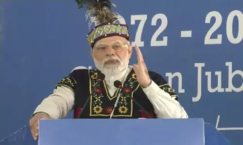 शिलांग में पीएम मोदी ने कहा- वो कहते हैं मोदी तेरी कब्र खुदेगी, देश कहता है मोदी तेरा कमल खिलेगा शिलांग में पीएम मोदी ने कहा- वो कहते हैं मोदी तेरी कब्र खुदेगी, देश कहता है मोदी तेरा कमल खिलेगा