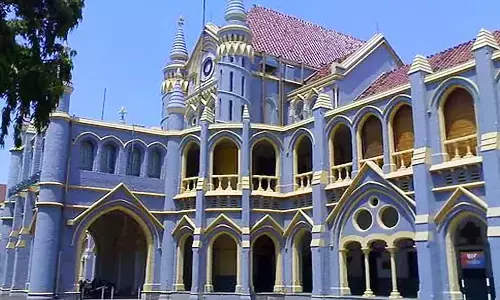 MP News: पांचवीं, आठवीं एनसीईआरटी स्कूल को भी एससीईआरटी सिलेबस से बोर्ड परीक्षा करवाने के निर्देश पर हाईकोर्ट ने लगाई रोक