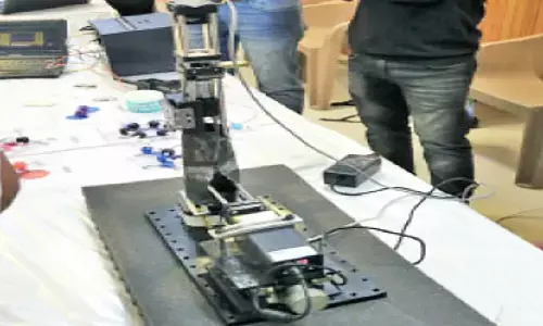 MP News: शरीर में डालेंगे दवा, रोशनी से होगा कैंसर का इलाज, बाल झड़ने जैसा साइड इफेक्ट भी नहीं