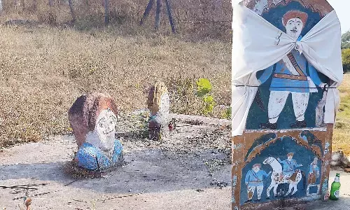 एमपी का एक ऐसा गांव जहां अकाल मौत के बाद मृतक को बना देते हैं देवता, सिगरेट-शराब का लगाते हैं भोग एमपी का एक ऐसा गांव जहां अकाल मौत के बाद मृतक को बना देते हैं देवता, सिगरेट-शराब का लगाते हैं भोग