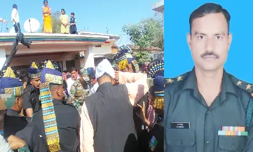 एमपी के सूबेदार असम में शहीद, रीवा के उमरी गांव में गार्ड ऑफ ऑनर देकर दी गई अंतिम विदाई एमपी के सूबेदार असम में शहीद, रीवा के उमरी गांव में गार्ड ऑफ ऑनर देकर दी गई अंतिम विदाई