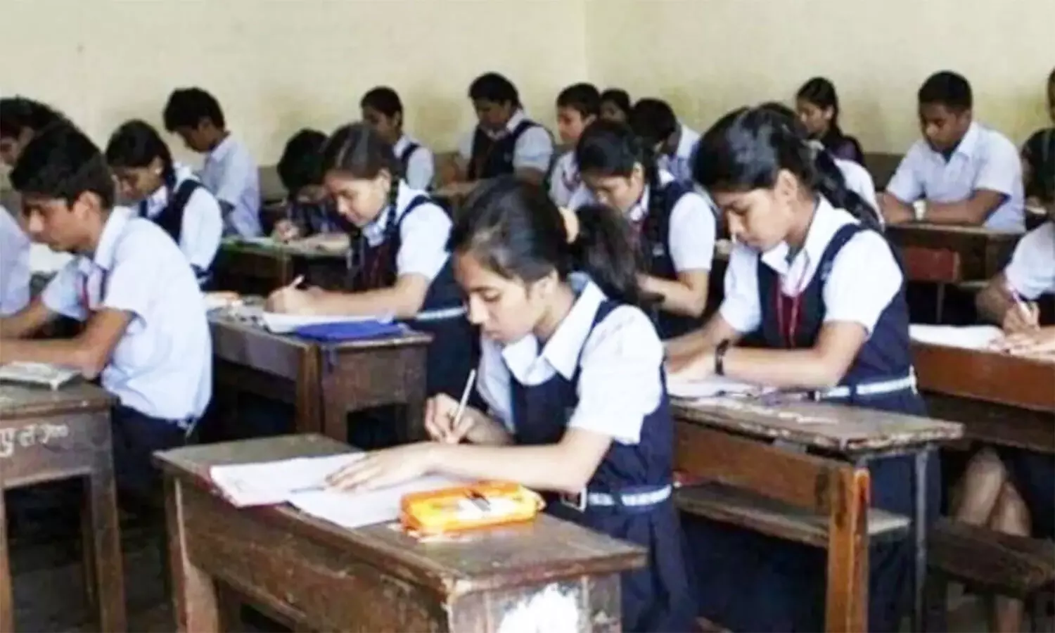 लाखो छात्रों के लिए बड़ी खबर! MP 5th-8th Board Exam 2023 को लेकर आई Latest Update, ऐसे में दो बार देनी पड़ेगी परीक्षा, फटाफट से जानें क्या है आदेश? लाखो छात्रों के लिए बड़ी खबर! MP 5th-8th Board Exam 2023 को लेकर आई Latest Update, ऐसे में दो बार देनी पड़ेगी परीक्षा, फटाफट से जानें क्या है आदेश?