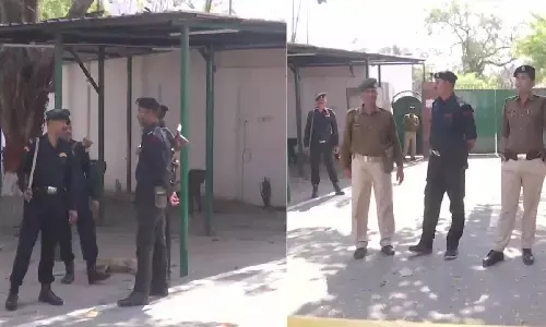 राबड़ी देवी के घर में CBI की रेड! जमीन के बदले नौकरी देने के मामले में एक्शन राबड़ी देवी के घर में CBI की रेड! जमीन के बदले नौकरी देने के मामले में एक्शन