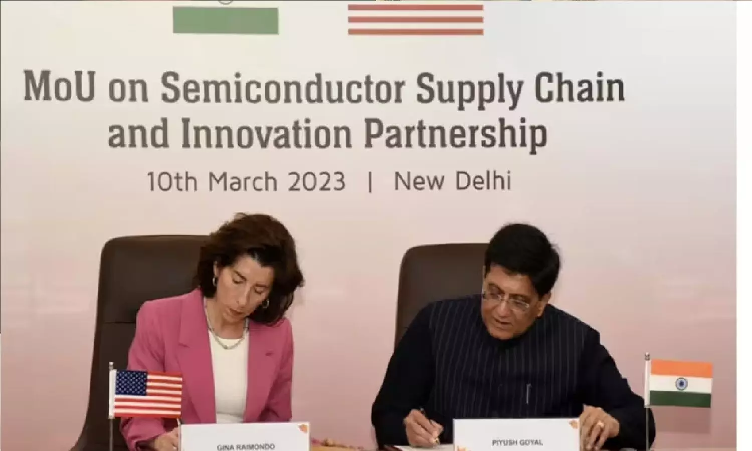 India US Semiconductor Deal: भारत-अमेरिका के बीच सेमीकंडक्टर चिप बनाने की डील पक्की, इससे क्या फायदा होगा?