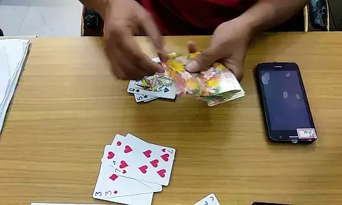 रीवा में पुलिस ने जुआ फड़ में दी दबिश, पांच जुआरियों से ₹8490, मोबाइल व ताश के पत्ते जब्त