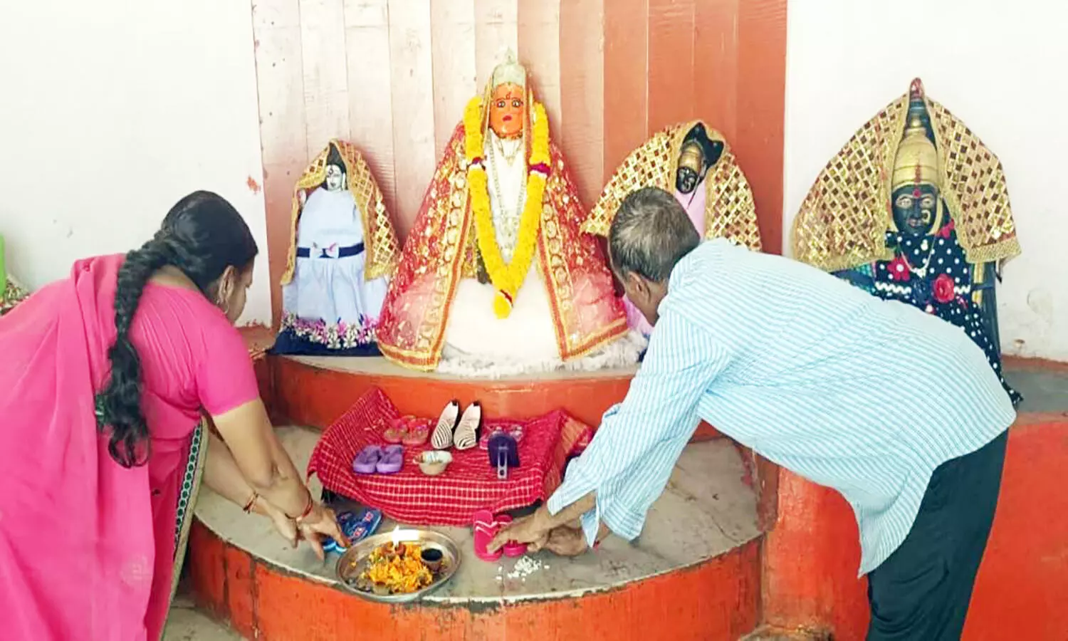 एमपी में है एक ऐसा मंदिर जहां नवरात्रि पर मातारानी को चप्पल चढ़ाते हैं श्रद्धालु, जानिए अनोखे मंदिर से जुडी हर जानकारियां