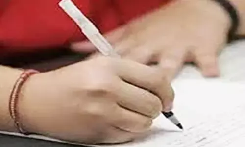 रीवा में पकड़ाया मुन्ना भाई, दूसरे की जगह बैठकर दे रहा था परीक्षा