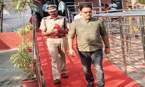 रीवा के नवागत SP Vivek Singh ने संभाला पदभार, रिश्वतखोरी के कलंक को मिटाना होगी पहली प्राथमिकता रीवा के नवागत SP Vivek Singh ने संभाला पदभार, रिश्वतखोरी के कलंक को मिटाना होगी पहली प्राथमिकता