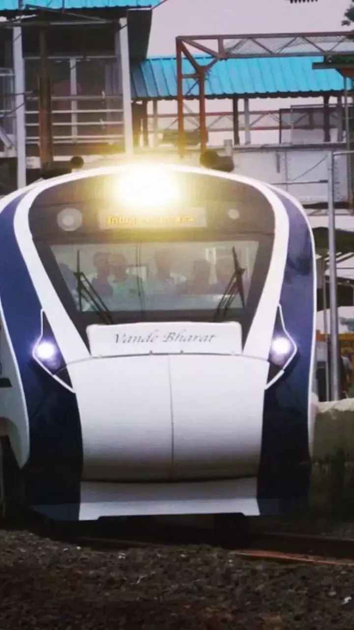 Bhopal- Delhi Vande Bharat Express का क्या होगा किराया, टाइमिंग और हॉल्ट? जानें