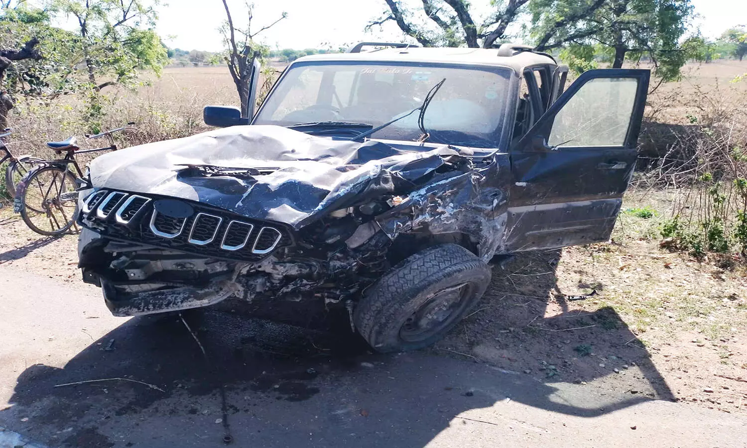 MP Chhatarpur Accident: एमपी के छतरपुर में दर्दनाक सड़क हादसाः कार सवार मां-बेटी समेत 3 लोगों की मौत, 4 घायल