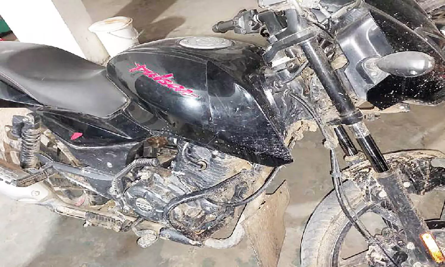 रीवा में बाइक चोरी करने वाले तीन बदमाशों को पुलिस ने दबोचा, डेढ़ लाख की पल्सर 8 हजार रुपए में बेच दी थी