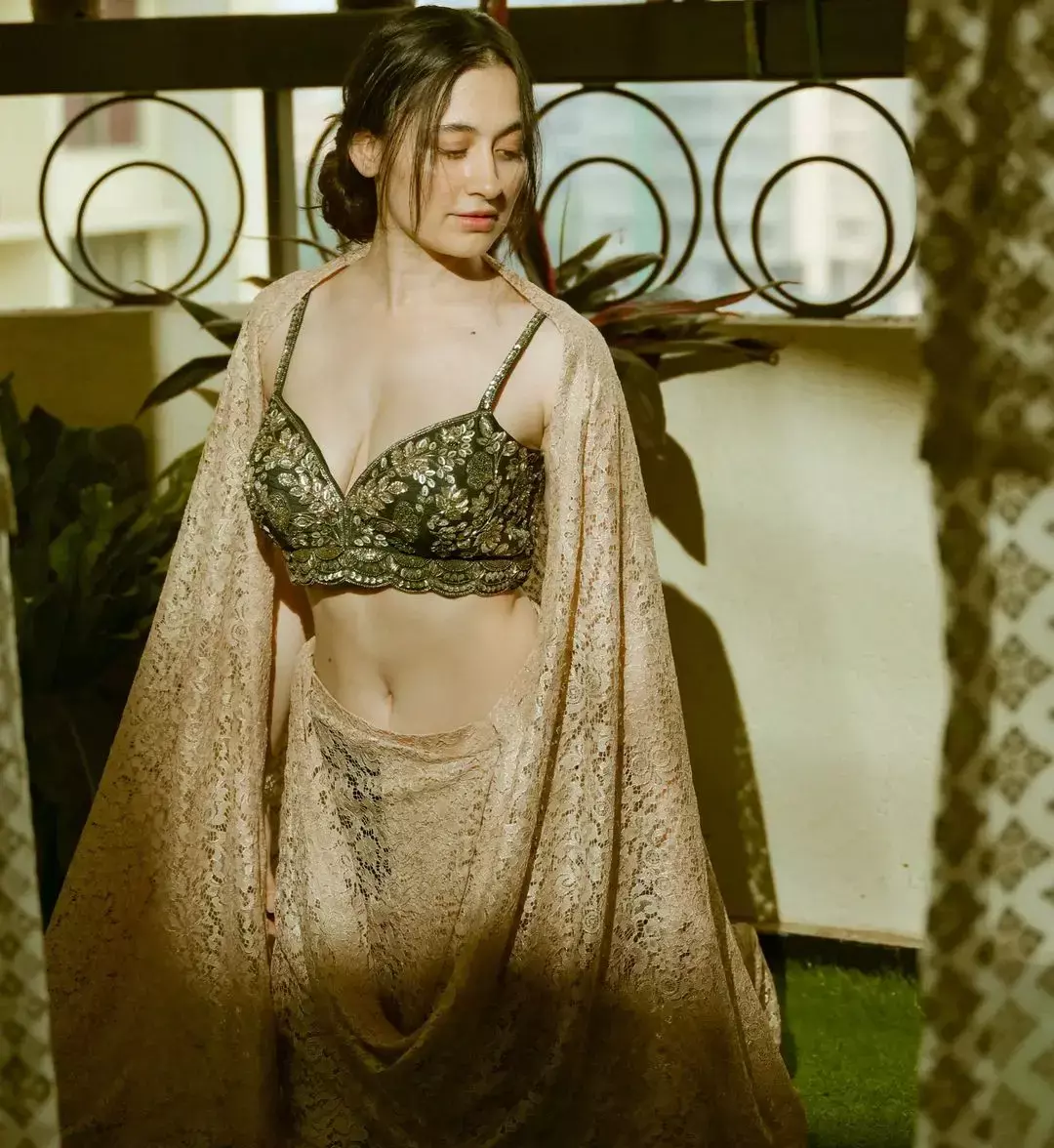 Sanjeeda Sheikh  अपनी हसीन अदाओं से ढाती हैं कहर, देखें ग्लैमरस Pics