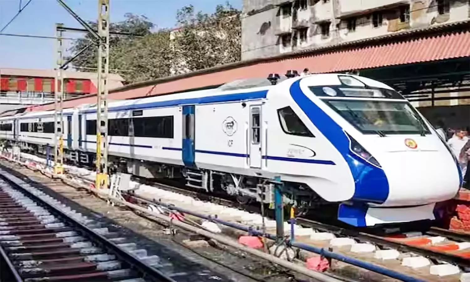 Vande Bharat: एमपी में जल्द चल सकती है दूसरी वंदे भारत, अधिकारियों के निरीक्षण के बाद कवायद हुई तेज