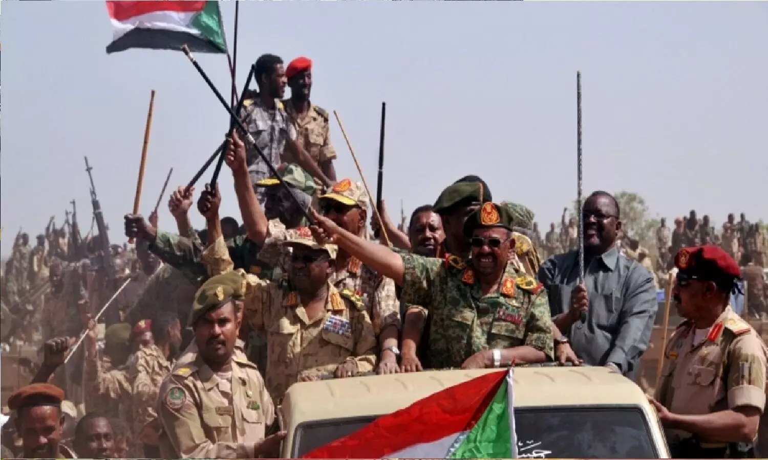 सूडान में क्या हो रहा: सेना और पैरामिलिट्री आपस में जंग लड़ रहे, इस माहौल में 31 भारतीय फंसे हुए हैं सूडान में क्या हो रहा: सेना और पैरामिलिट्री आपस में जंग लड़ रहे, इस माहौल में 31 भारतीय फंसे हुए हैं