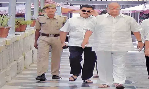 NCP प्रमुख शरद पवार से मिले गौतम अडानी! दोनों के बीच क्या बातें हुई? NCP प्रमुख शरद पवार से मिले गौतम अडानी! दोनों के बीच क्या बातें हुई?