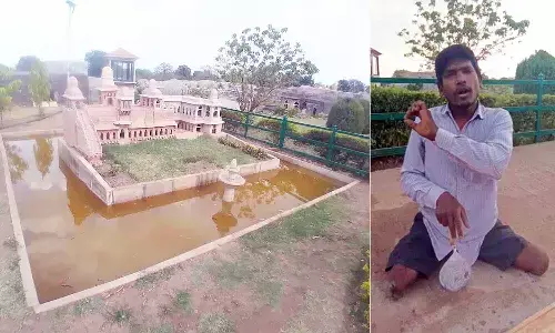 एमपी धार के मांडू में दिव्यांग कलाकार ने दिखाई प्रतिभा, पत्थर से बनाई जहाज महल की कलाकृति