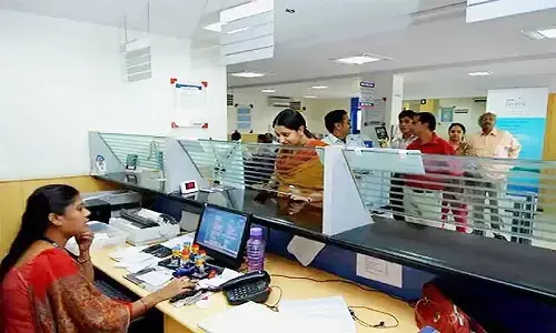Bank Customers Alert: बैंक ने ग्राहकों को किया अलर्ट, भूलकर भी इस काम को नहीं दें अंजाम