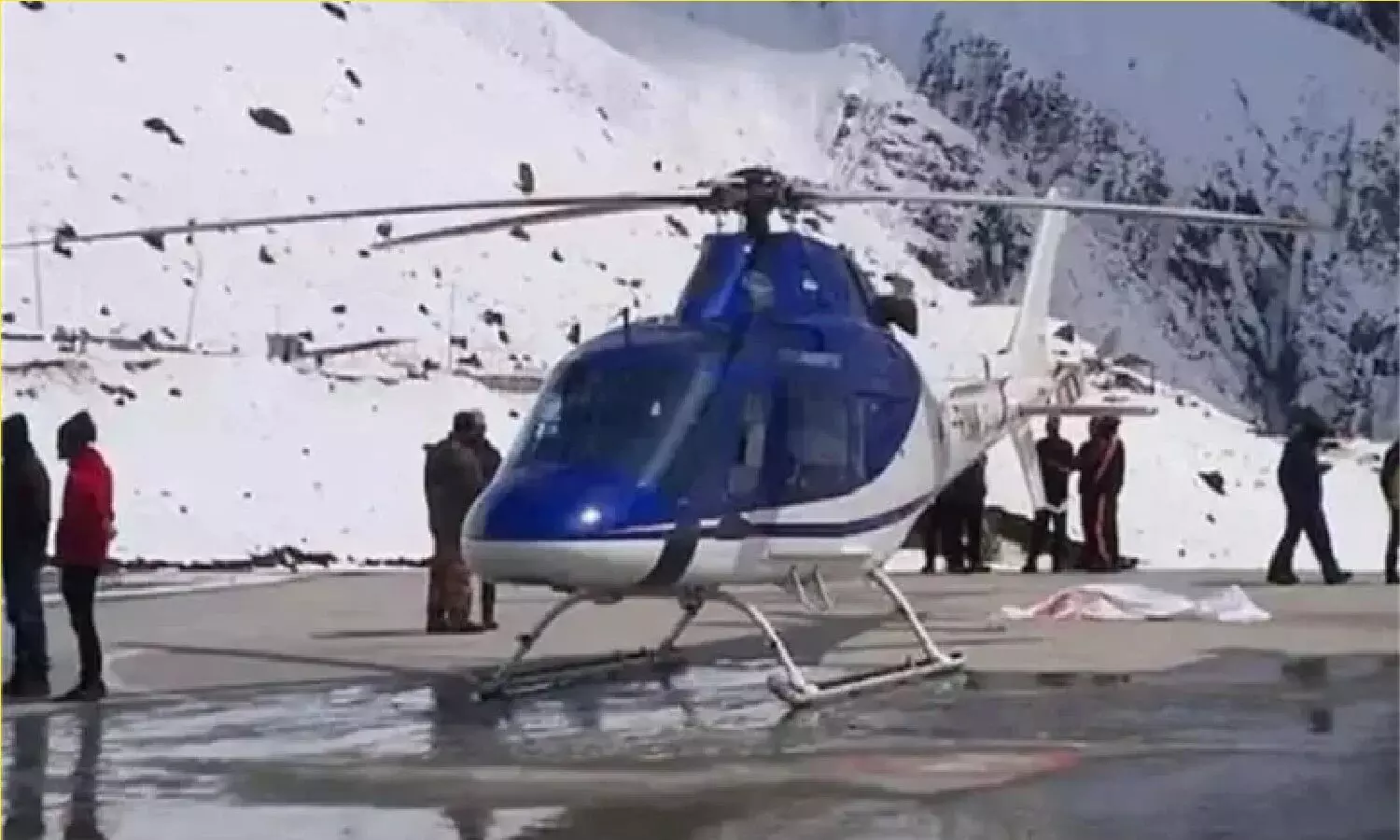 केदारनाथ यात्रा: हेलीकॉप्टर के पंखे की चपेट में आया अधिकारी! सिर कट गया