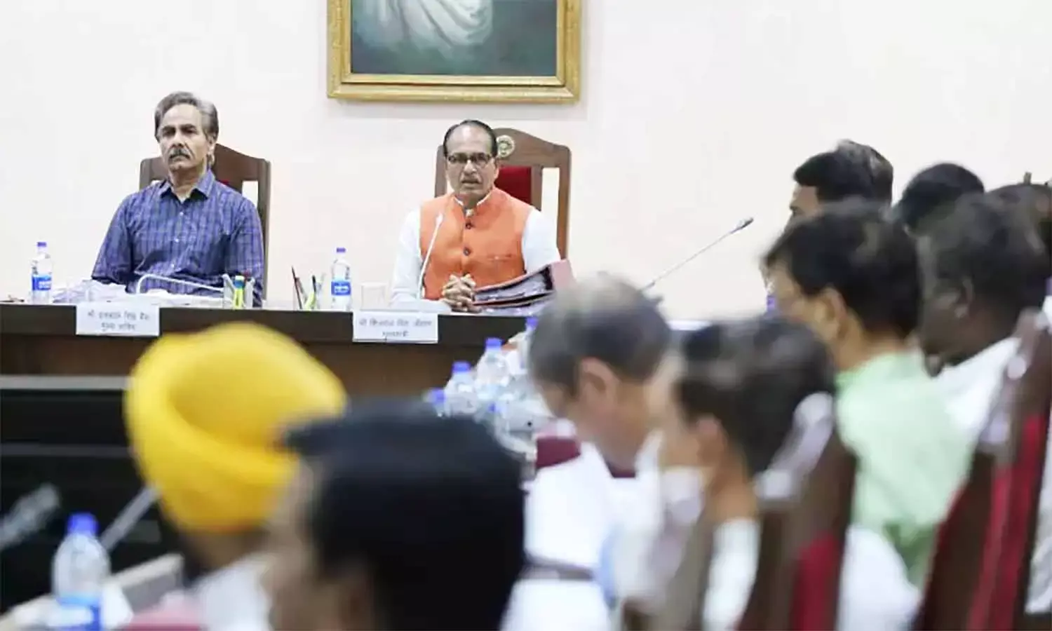 Shivraj Cabinet Meeting: एमपी में अब फसल नुकसानी का मुआवजा बढ़ा, शिवराज कैबिनेट बैठक में लिए गए कई अहम निर्णय Shivraj Cabinet Meeting: एमपी में अब फसल नुकसानी का मुआवजा बढ़ा, शिवराज कैबिनेट बैठक में लिए गए कई अहम निर्णय