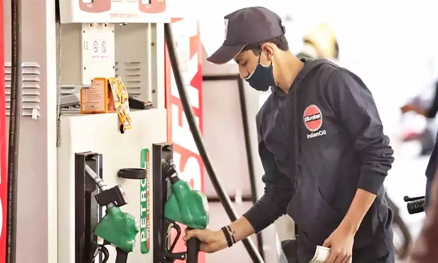 MP Petrol Diesel Price: क्रूड ऑयल में आई भारी गिरावट, एमपी में बदल गए पेट्रोल-डीजल के दाम, यह हैं नए रेट