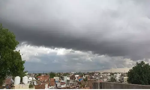 अप्रैल-मई के महीने में बारिश क्यों हो रही? क्या गर्मी का मौसम स्किप हो गया? अप्रैल-मई के महीने में बारिश क्यों हो रही? क्या गर्मी का मौसम स्किप हो गया?