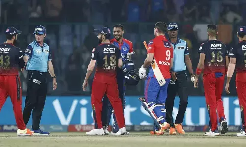 IPL 2023 Orange & Purple Cap: RCB के बल्लेबाज के पास ऑरेंज तो CSK के बॉलर के पास है पर्पल कैप, जानें नाम