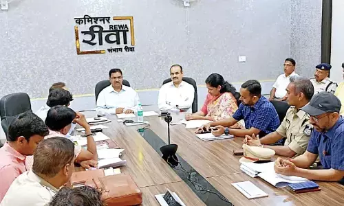 रीवा: ललितपुर-सिंगरौली रेलवे परियोजना को लेकर बड़ा अपडेट, 7 दिनों के अंदर 5 करोड़ मुआवजा होगा वितरित, कमिश्नर ने दिए निर्देश रीवा: ललितपुर-सिंगरौली रेलवे परियोजना को लेकर बड़ा अपडेट, 7 दिनों के अंदर 5 करोड़ मुआवजा होगा वितरित, कमिश्नर ने दिए निर्देश