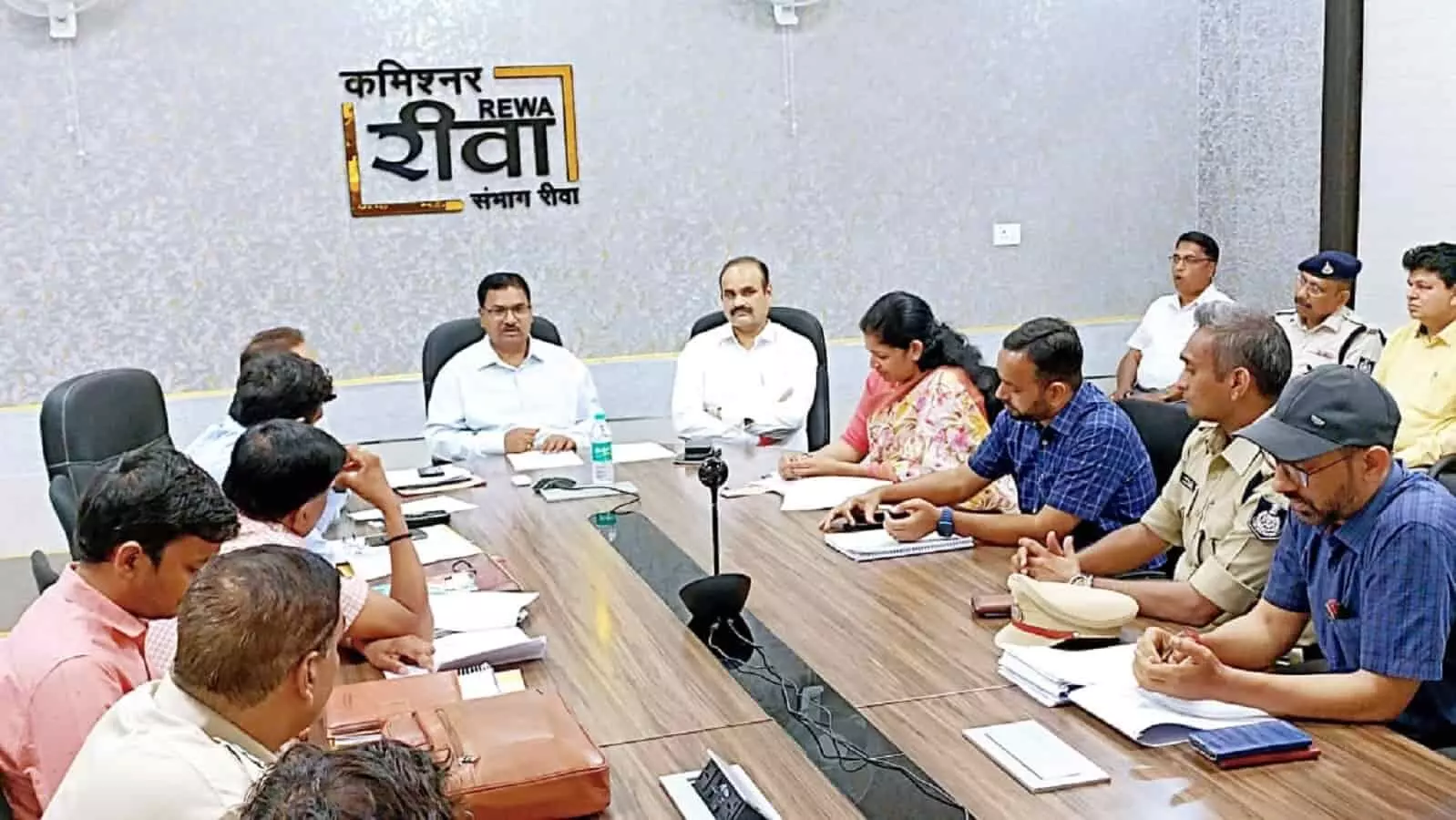 रीवा: ललितपुर-सिंगरौली रेलवे परियोजना को लेकर बड़ा अपडेट, 7 दिनों के अंदर 5 करोड़ मुआवजा होगा वितरित, कमिश्नर ने दिए निर्देश