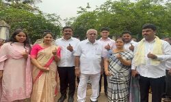 येदियुरप्पा वोट डालने से पहले मंदिर गए