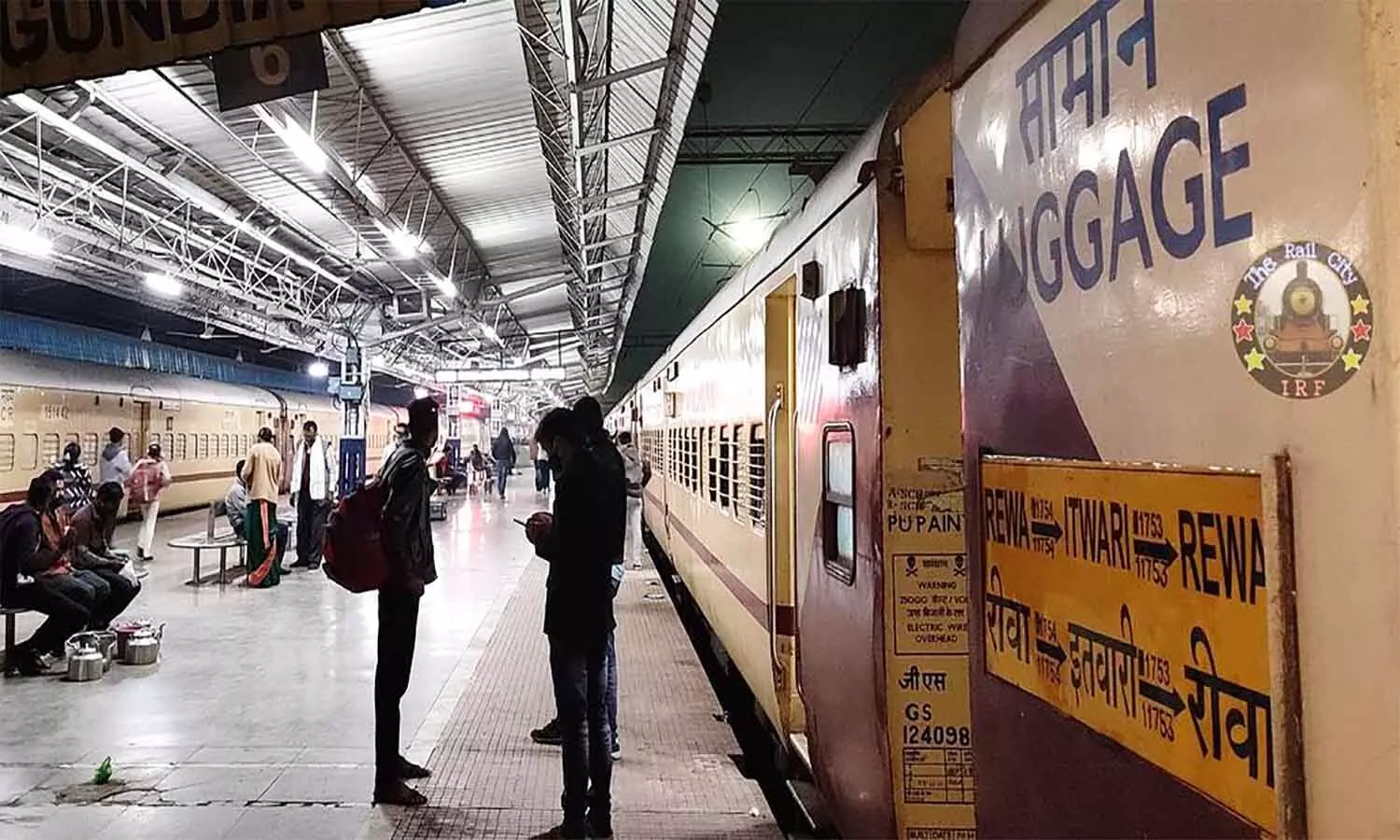 Rewa Itwari Express Train: रीवा-इतवारी ट्रेन में यात्रियों की जमकर हुई फजीहत, यह नजर आई खामियां