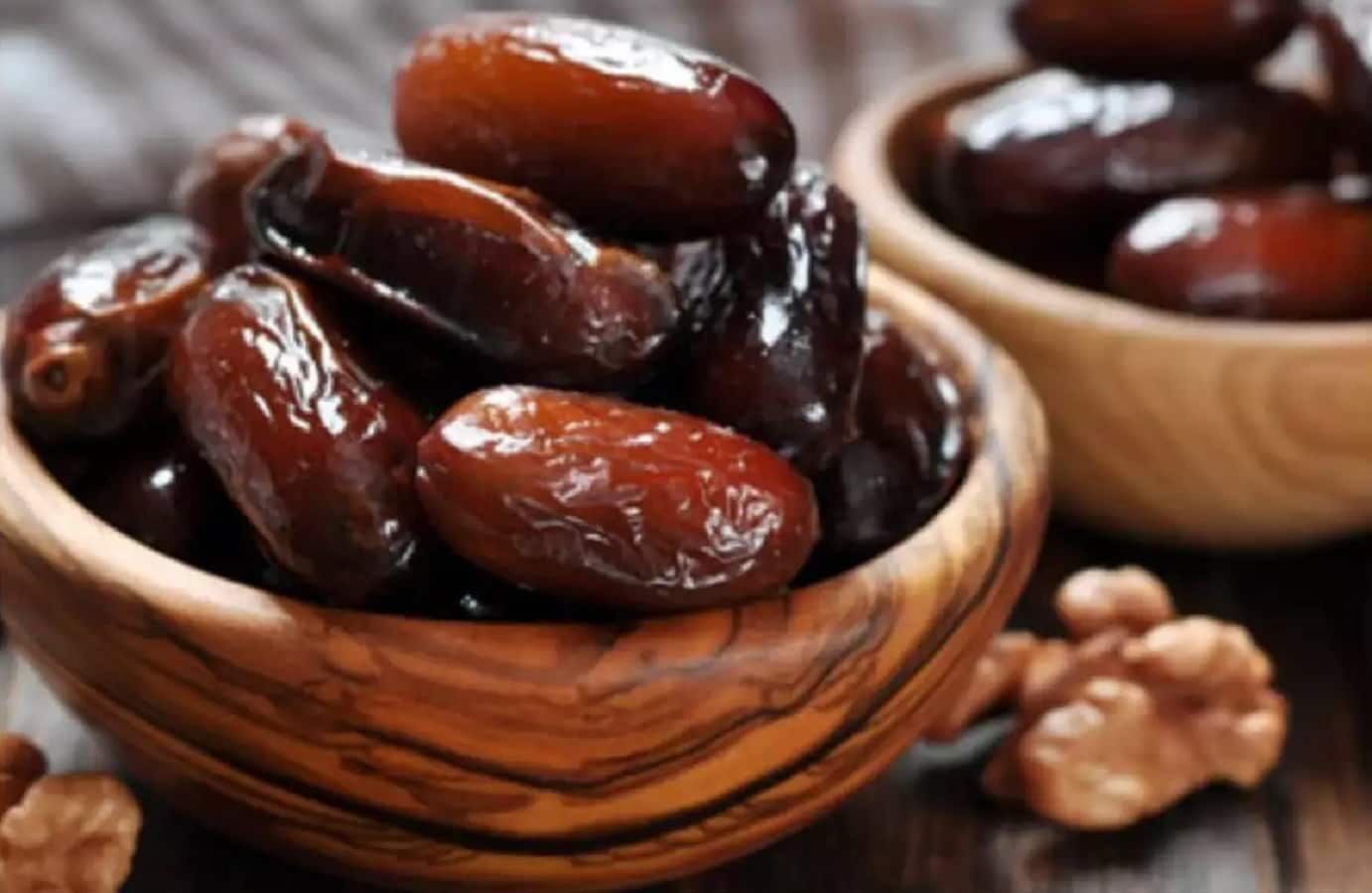 खजूर स्वास्थ्य के लिए है बहुत लाभदायक, जानें खजूर खाने के फायदे और