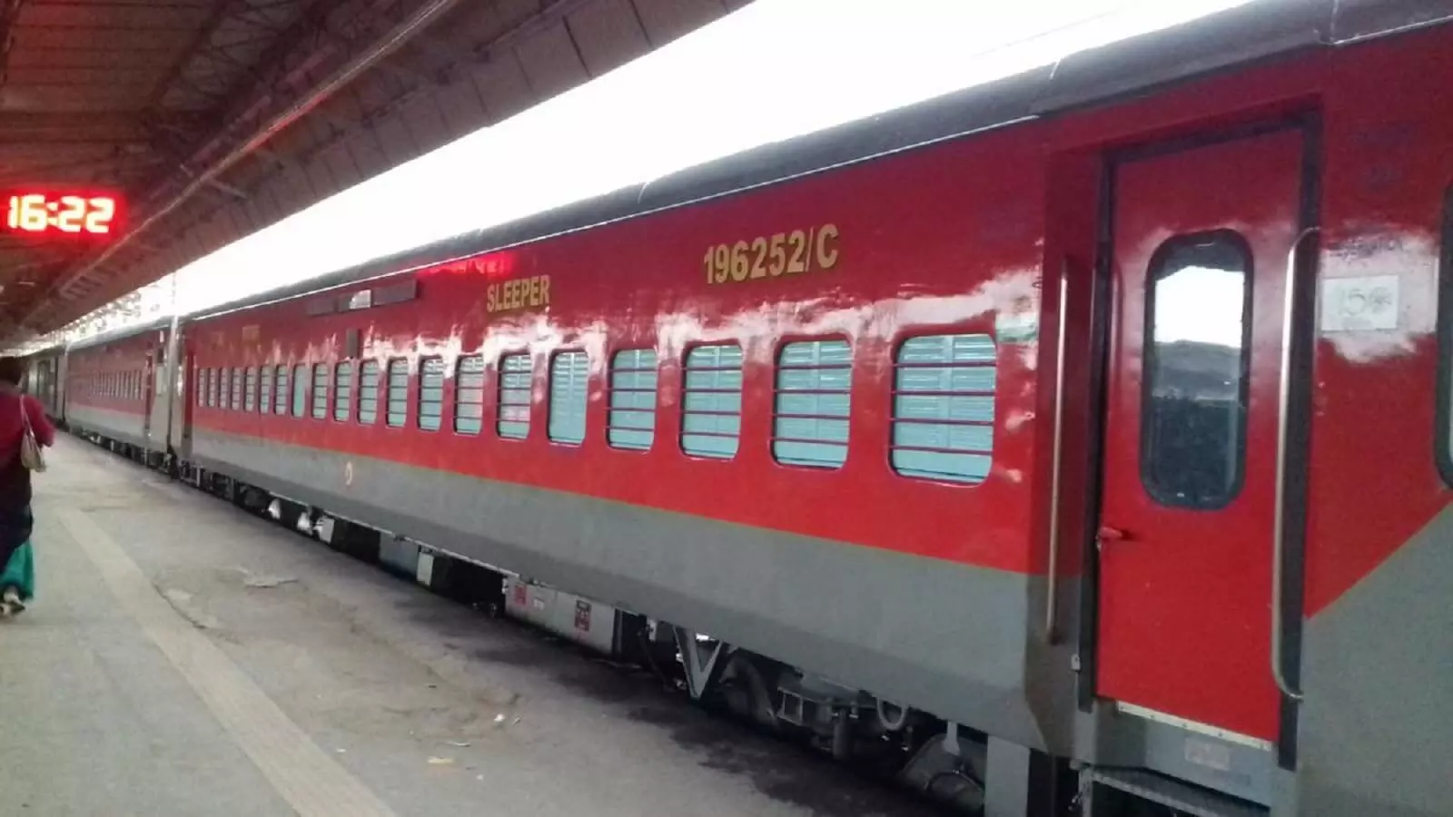 बेंगलुरु-दानापुर के बीच चलेगी स्पेशल एक्सप्रेस ट्रेन, एमपी के जबलपुर, इटारसी, सतना के रेल यात्रियों को मिलेगा लाभ, दिया है हाल्ट