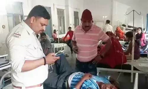 एमपी के उज्जैन में भीषण सड़क हादसा, बस-कंटेनर की भिड़ंत में पांच लोगों की मौत, 15 घायल