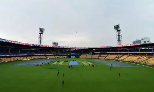 RCB VS GT M Chinnaswamy Stadium Bengaluru: Play-Offs में पहुंचेगी RCB या फिरेगा पानी! जानें Weather Report