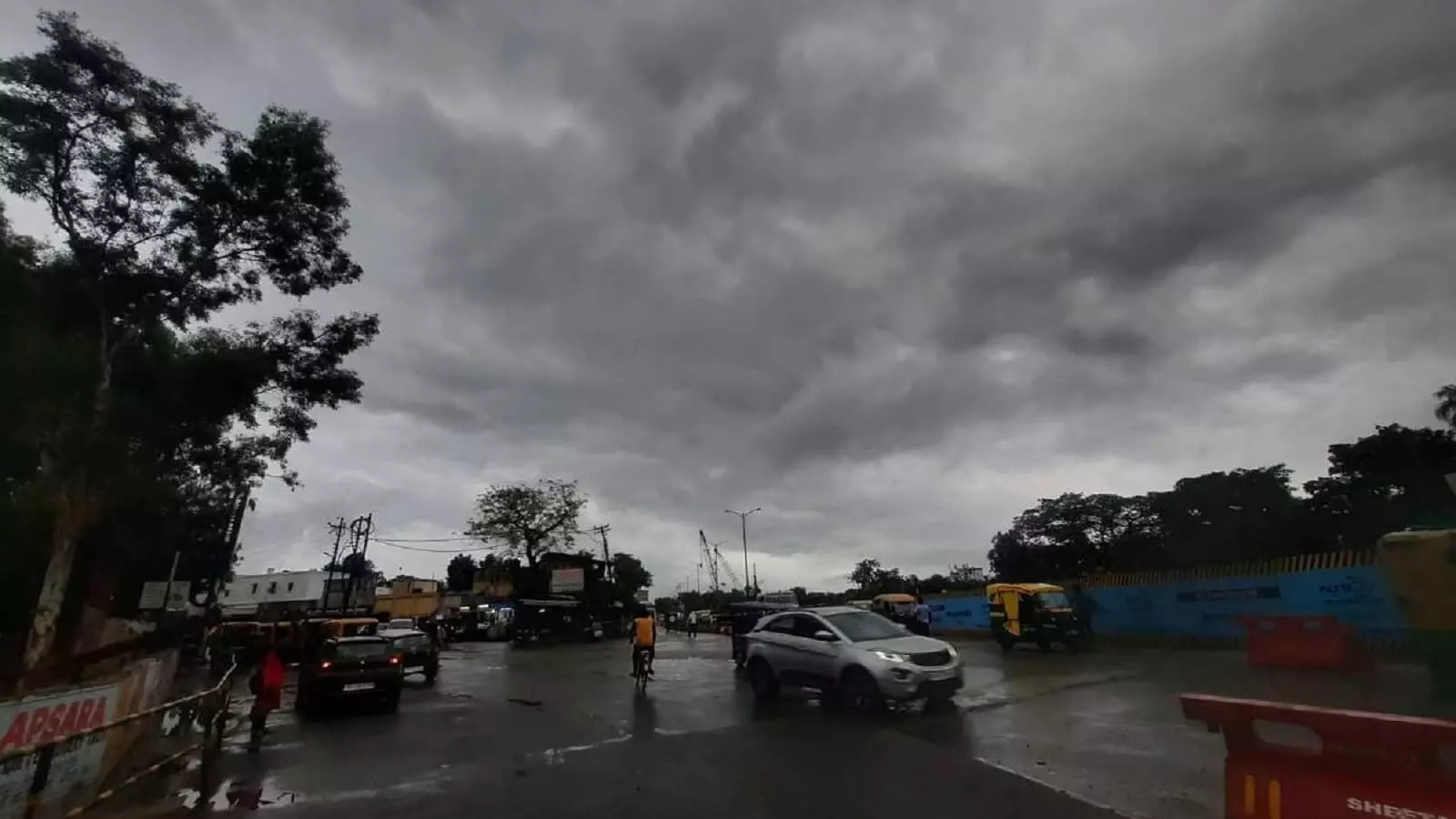 UP Weather Alert! यूपी में 26 मई तक आंधी-बारिश के आसार, 40 KM प्रति घंटा की रफ्तार से चलेगी हवा