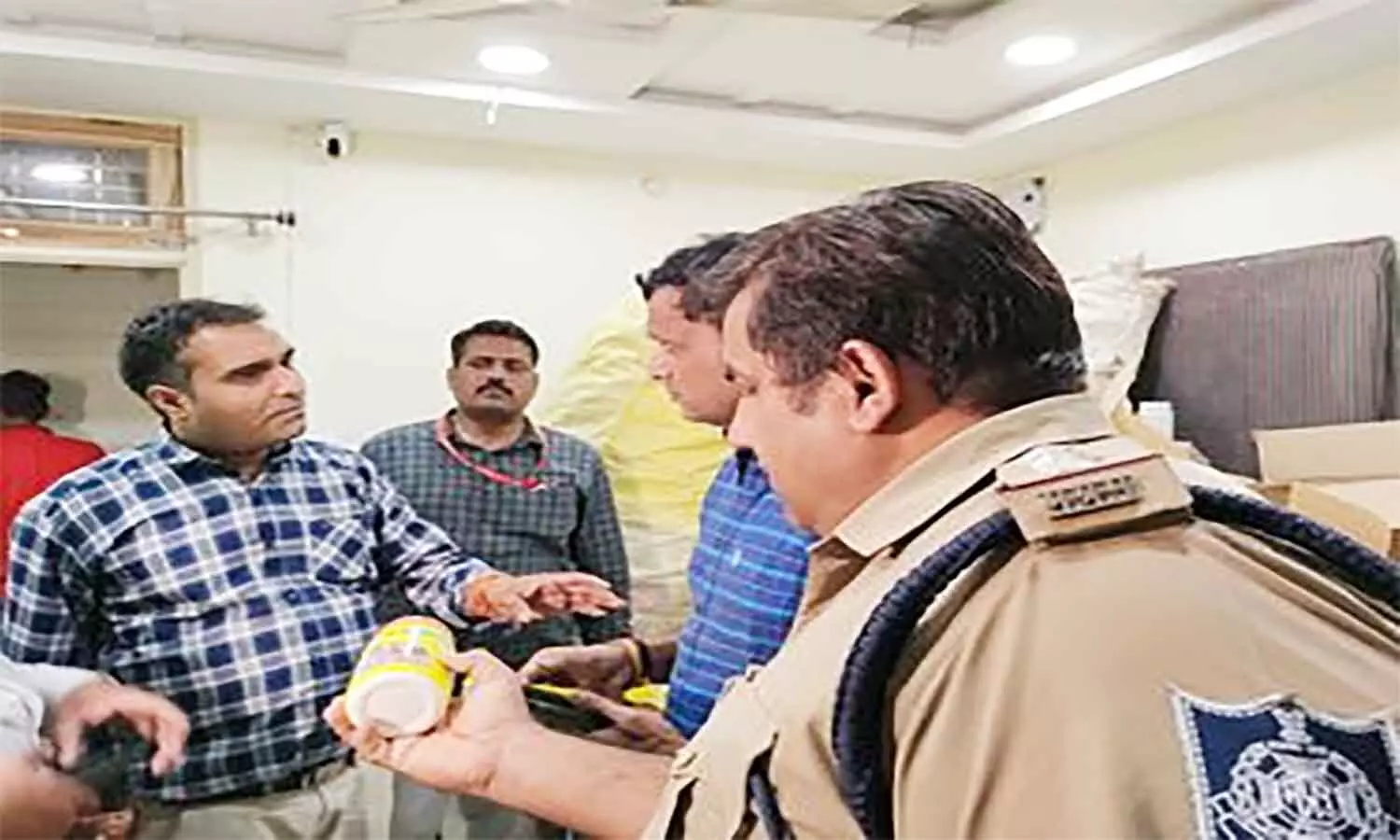 एमपी के ग्वालियर में पकड़ी गई नकली शक्तिवर्धक दवा बनाने वाली फैक्ट्री, आरोपियों को पुलिस ने किया गिरफ्तार